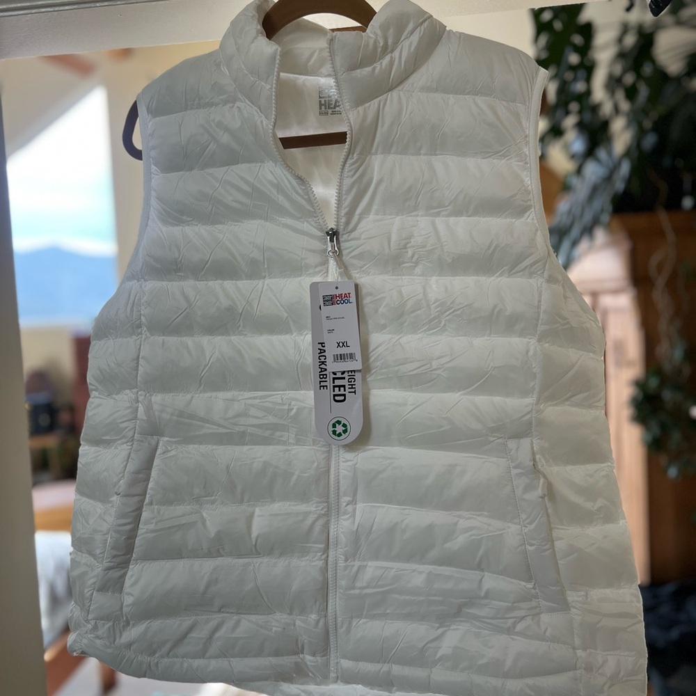 32 Degrees White Puffer Vest